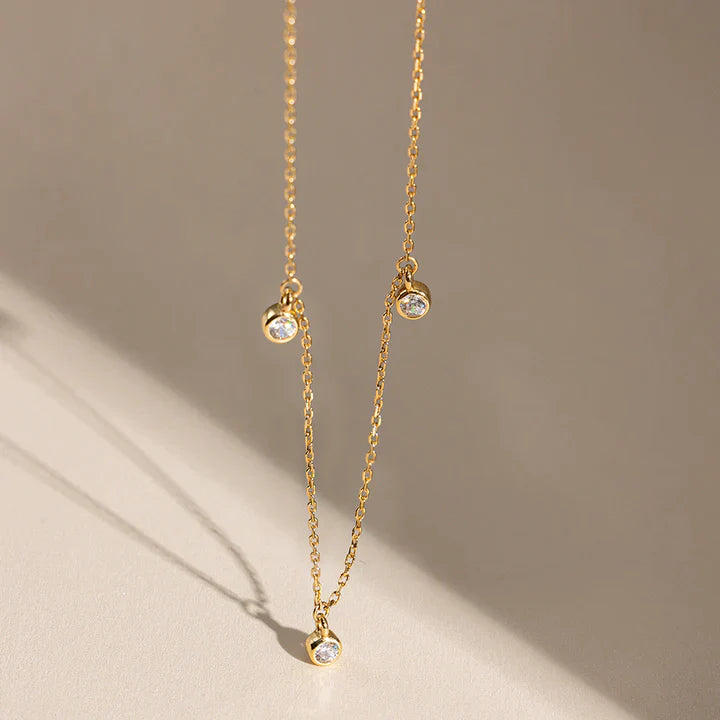 Falling Star Necklace in gold