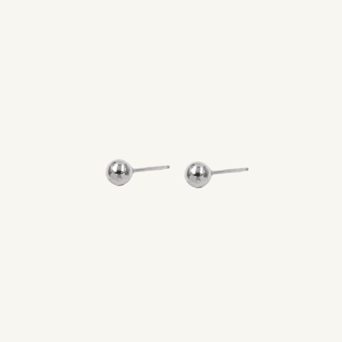 Minimal Ball Stud in Silver on a white background